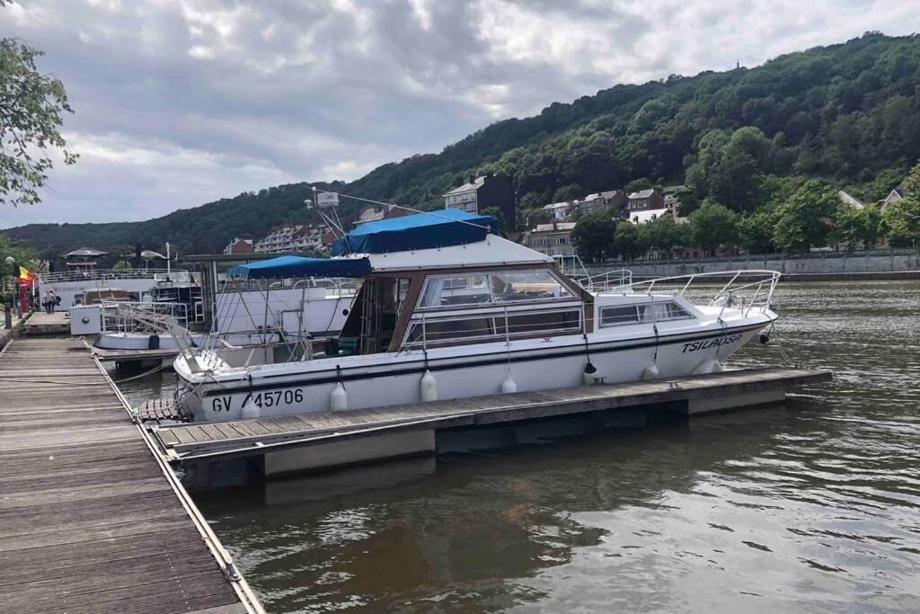 Bateau  Tsilaosa Au Coeur De Namur Hotel Exterior foto